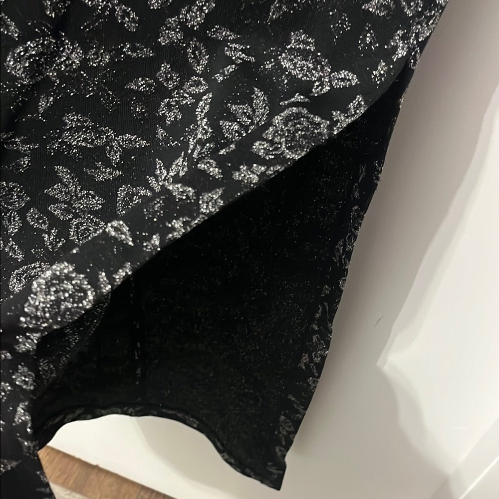 St. John Silver and Black V-neck 3/4 Sleeve Silk Dress with Side Slit NWT 2 - Picture 8 of 9